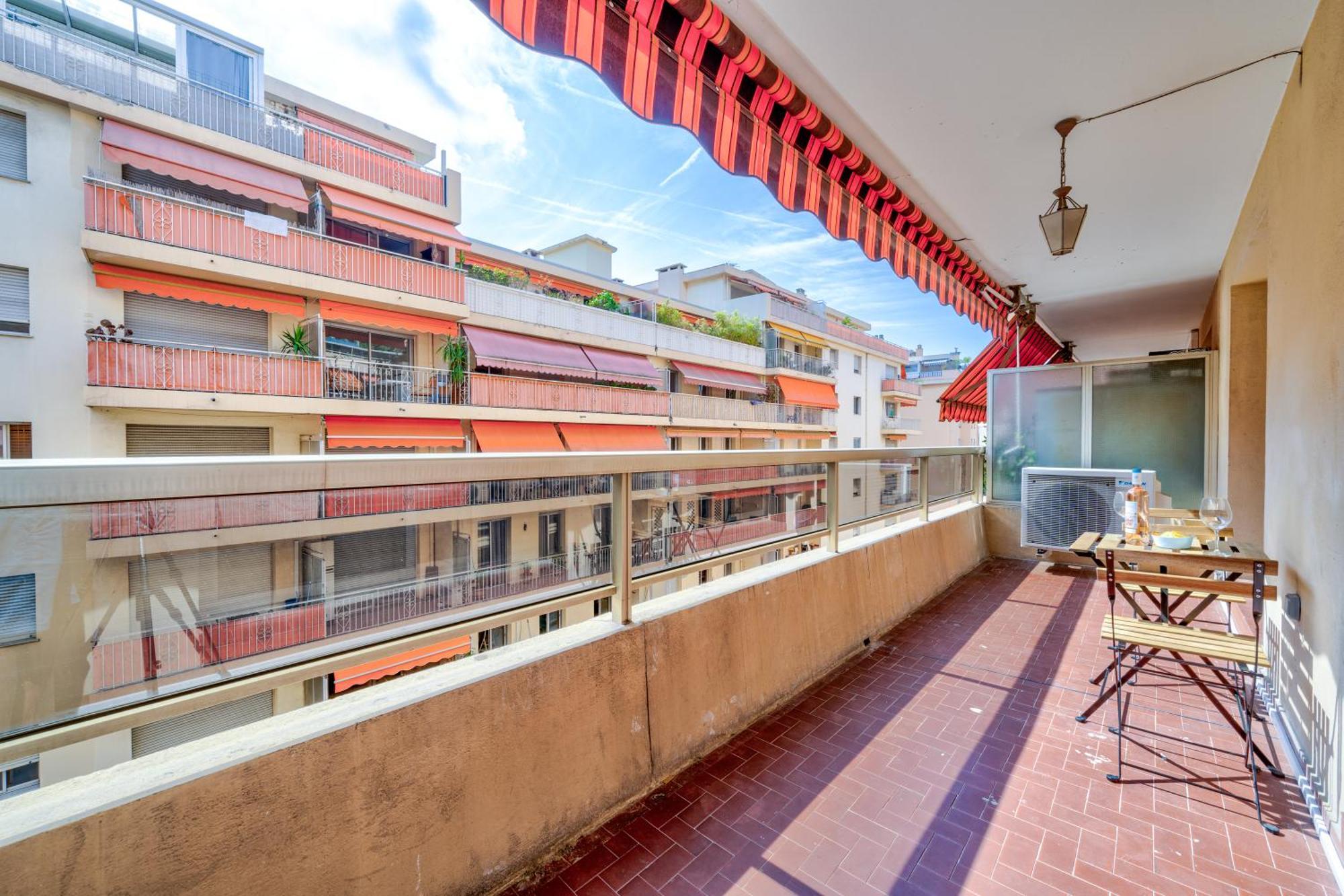 Near Old Town And Apartment Fully Renovated Nizza Exterior foto